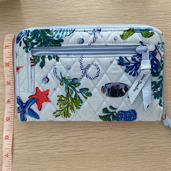 Vera Bradley quilted large blue wallet - Picture 2 of 9